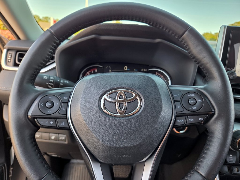 Used 2023 Toyota RAV4 XLE Premium AWD/4WD image 22