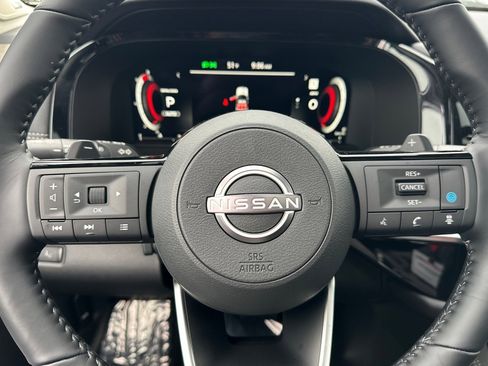 New 2025 Nissan Pathfinder Platinum image 28