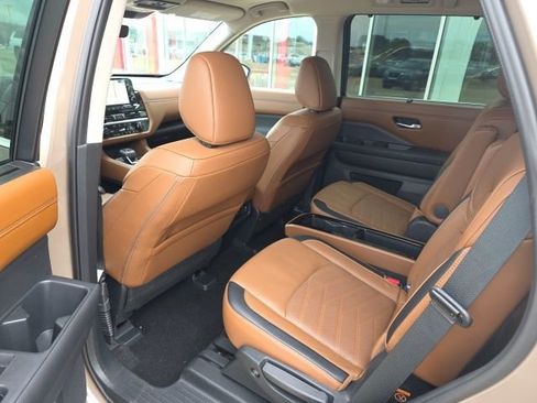 Certified 2024 Nissan Pathfinder Platinum image 13