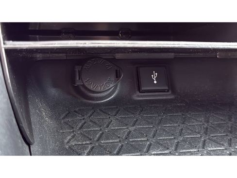 Certified 2020 Toyota RAV4 XLE w/ Convenience Package AWD/4WD image 21