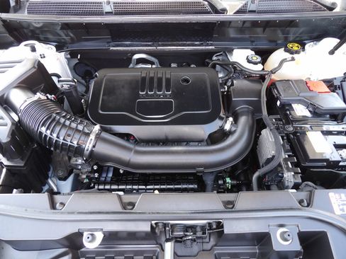 Used 2023 GMC Acadia SLT FWD image 26