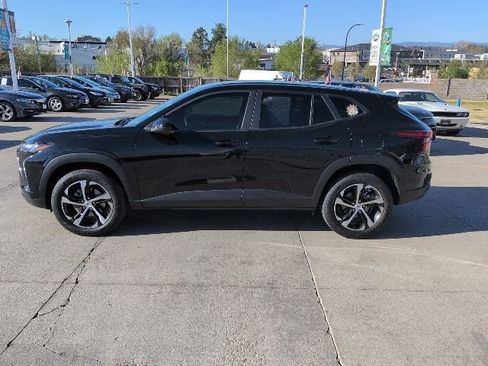 Used 2024 Chevrolet Trax RS w/ Driver Confidence Package image 8