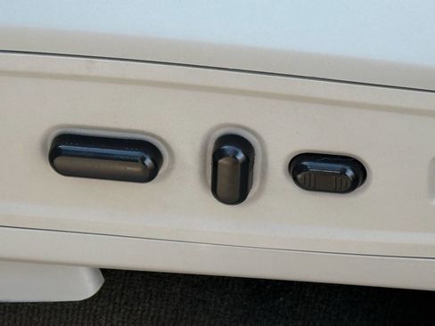 Used 2015 Lincoln Navigator 4WD image 9