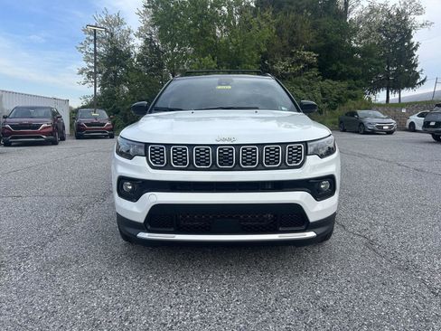 Used 2025 Jeep Compass Limited AWD/4WD image 2