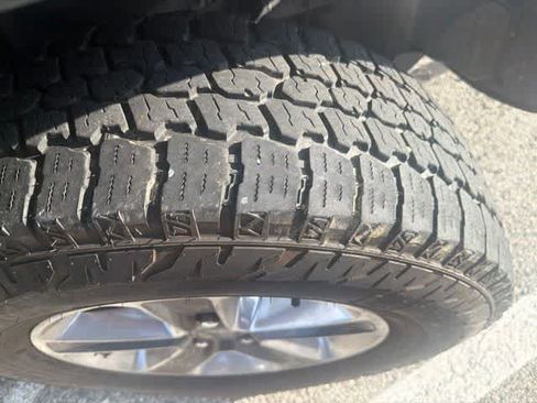 Used 2019 Jeep Wrangler Unlimited Sahara AWD/4WD image 9