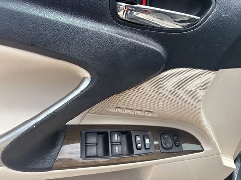 Used 2010 Lexus IS 350C RWD image 11