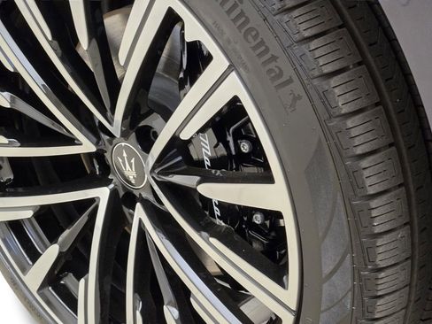 New 2025 Maserati Grecale Modena image 13
