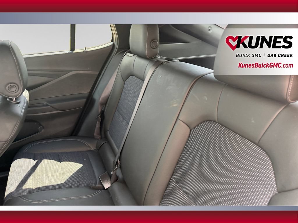 Used 2025 Buick Envista Sport Touring w/ Convenience I Package FWD image 32