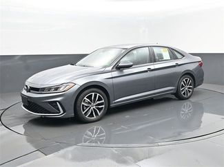 Used 2025 Volkswagen Jetta SE video 1