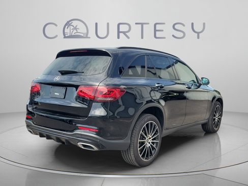 Used 2022 Mercedes-Benz GLC 300 image 3