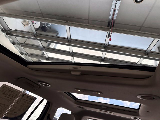 Used 2018 GMC Acadia Denali w/ Technology Package FWD image 24