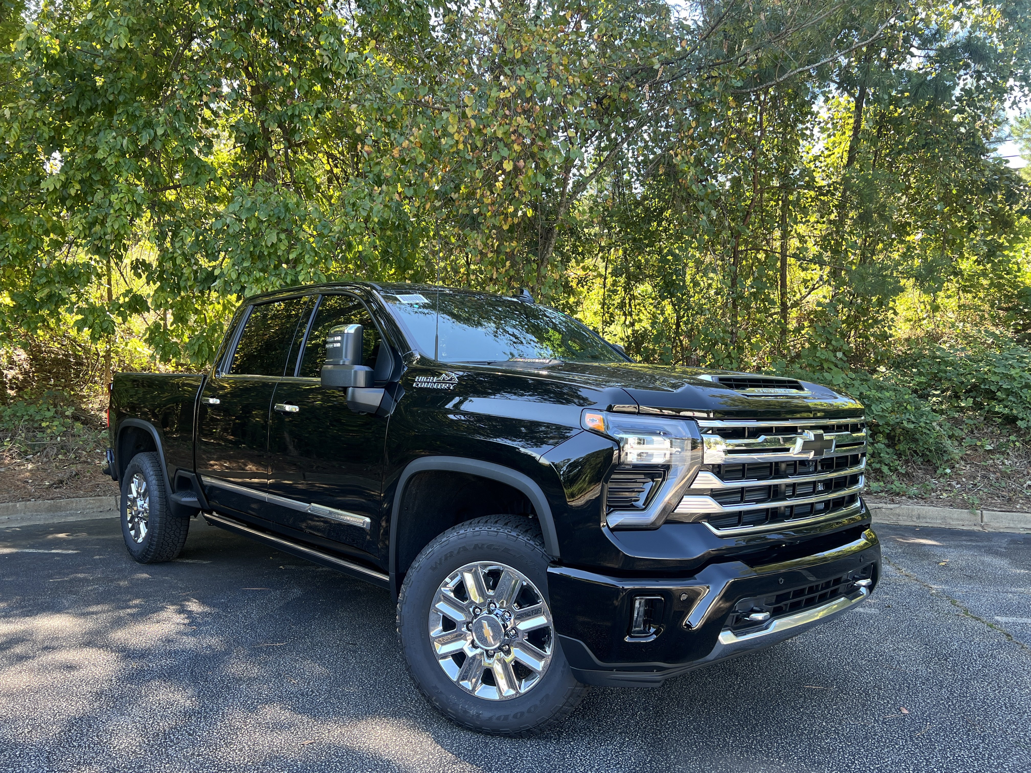 New 2026 Chevrolet Silverado 2500 High Country w/ High Country Premium Package AWD/4WD image 6