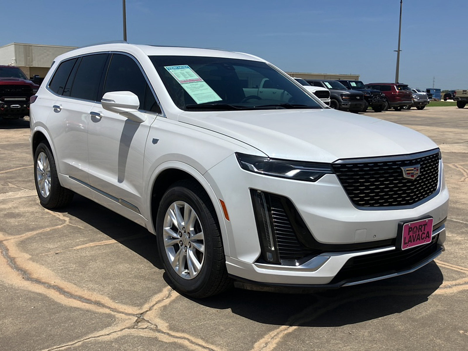 Used 2023 Cadillac XT6 Luxury w/ LPO, Floor Liner Package FWD image 9