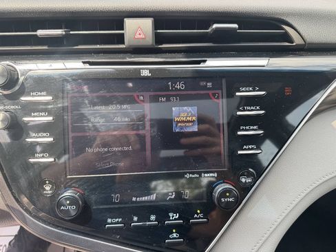 Used 2018 Toyota Camry XLE w/ Audio Package FWD image 10