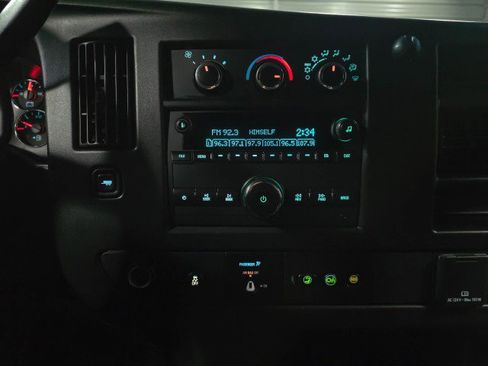 Used 2019 GMC Savana 2500 w/ Driver Convenience Package image 23