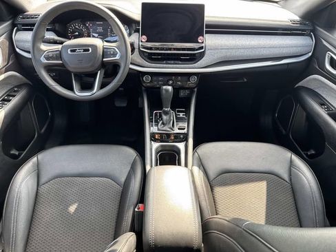 Used 2024 Jeep Compass Latitude image 13