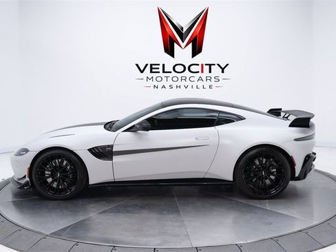 Used 2023 Aston Martin V8 Vantage Coupe RWD image 17