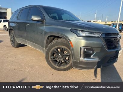 Used 2023 Chevrolet Traverse LT