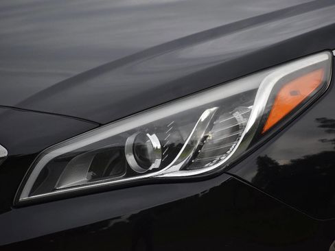 Used 2015 Hyundai Sonata Limited w/ Option Group 06 image 38