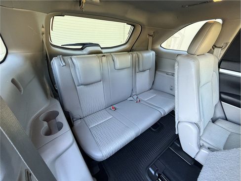 Used 2016 Toyota Highlander Plus AWD/4WD image 23