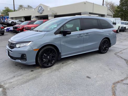 Used 2025 Honda Odyssey Sport-L image 20