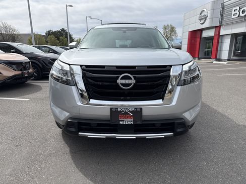 Certified 2024 Nissan Pathfinder Platinum w/ Cargo Package AWD/4WD image 3