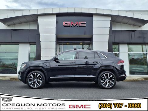 Used 2024 Volkswagen Atlas Cross Sport SEL Premium R-Line image 2