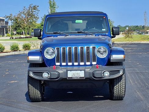 Used 2018 Jeep Wrangler Unlimited Sahara AWD/4WD image 33