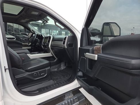 Used 2019 Ford F250 Lariat w/ Chrome Package image 13