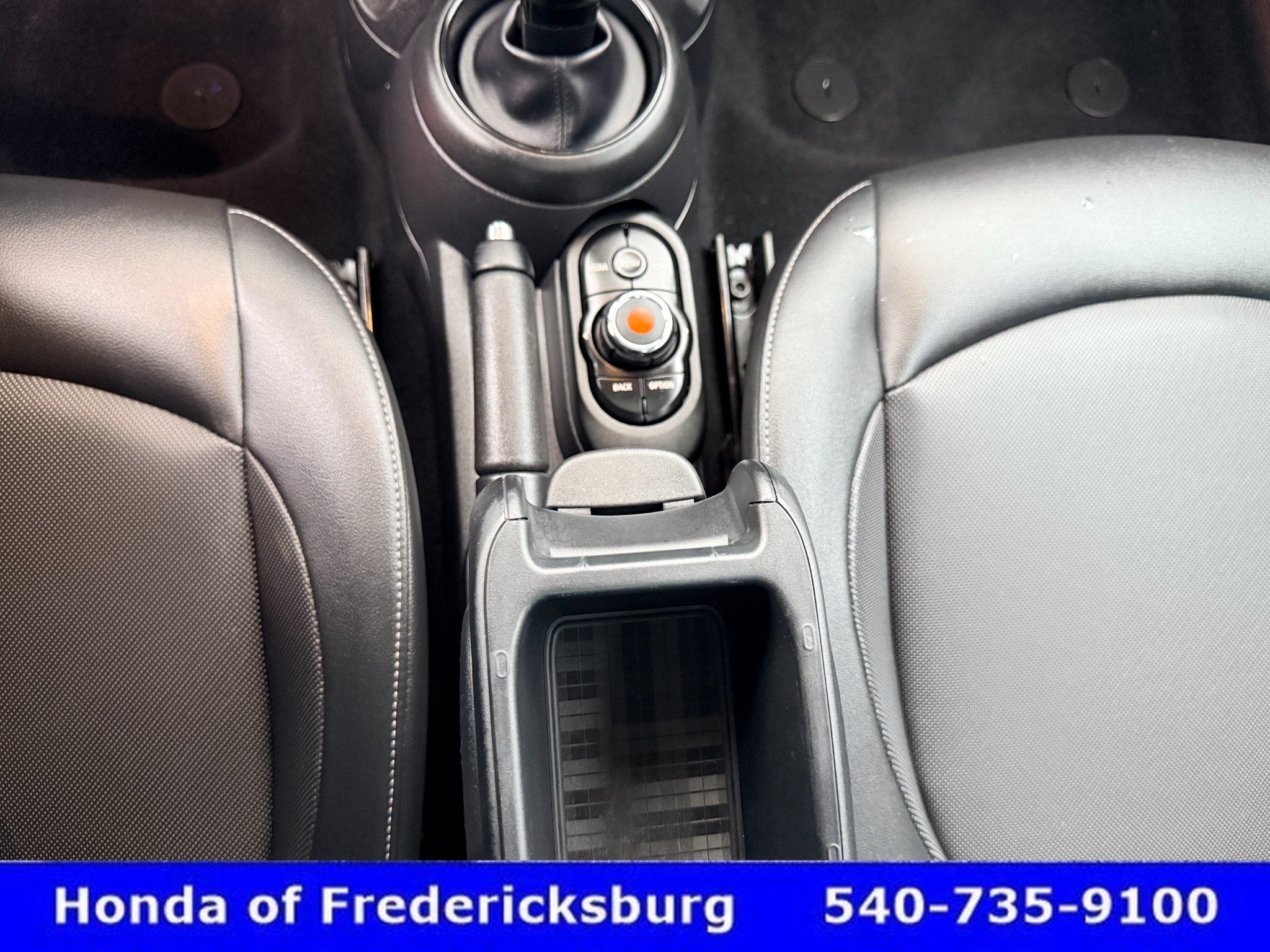 Used 2021 MINI Cooper 2-Door Hardtop FWD image 31