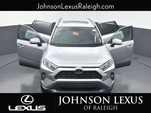 Used 2021 Toyota RAV4 XLE Premium AWD/4WD image 33
