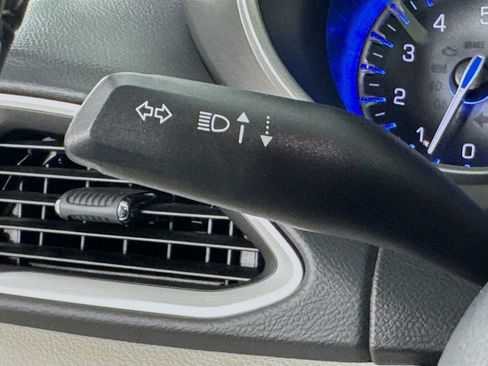 Used 2024 Chrysler Pacifica Touring-L FWD image 13