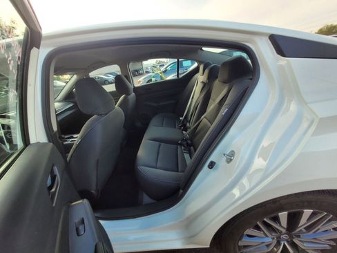 Used 2025 Nissan Altima 2.5 SV image 11