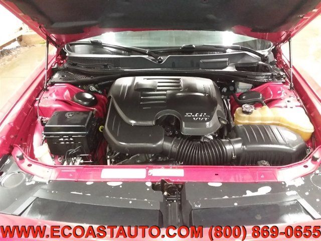 Used 2011 Dodge Challenger RWD image 6