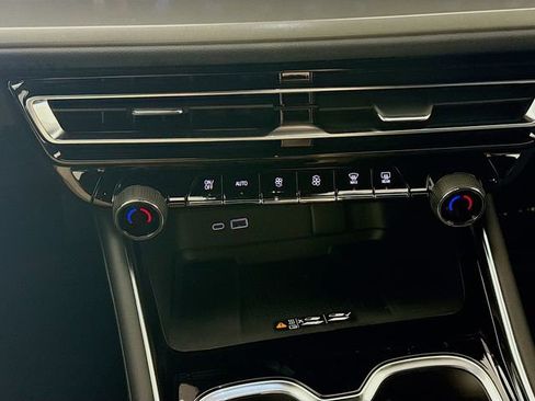 New 2026 Chevrolet Traverse LT w/ Midnight/Sport Edition image 16