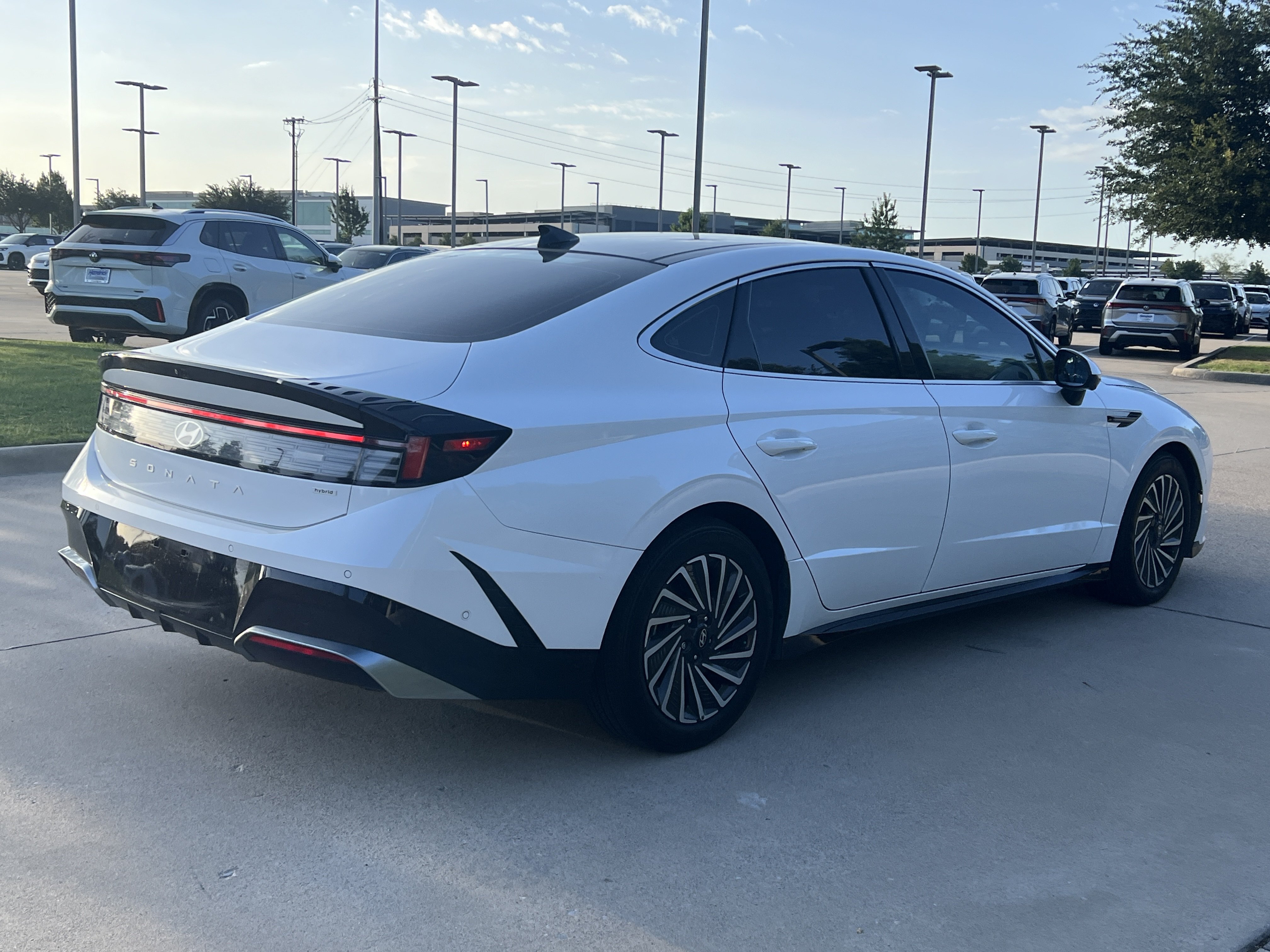 Used 2024 Hyundai Sonata Limited FWD image 9