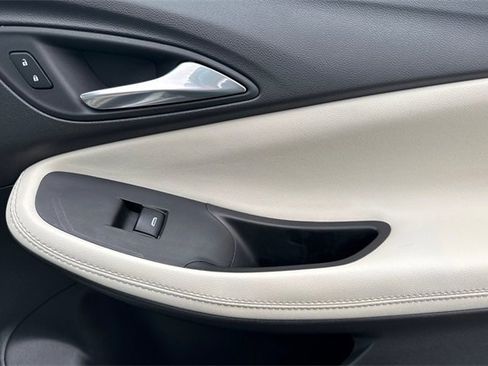 Used 2022 Buick Encore GX Preferred w/ Sport Touring Package image 21