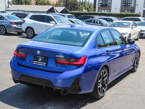 Used 2026 BMW 330i Sedan w/ M Sport Package RWD image 4