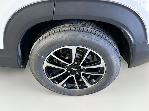 Used 2025 Chevrolet TrailBlazer LT AWD/4WD image 11