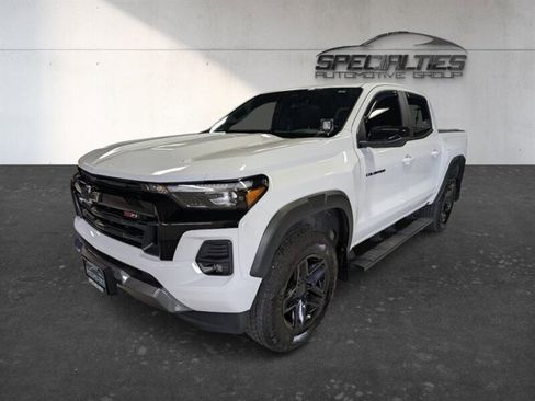 Used 2024 Chevrolet Colorado Z71 w/ Z71 Convenience Package 2 AWD/4WD image 5