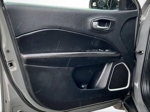 Used 2019 Jeep Compass Limited FWD image 21