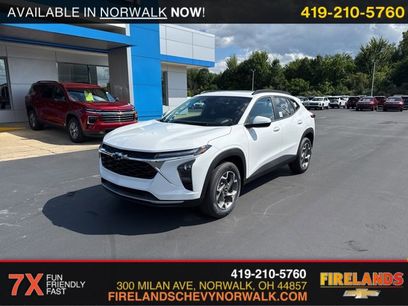 New 2025 Chevrolet Trax LT w/ Sunroof Package
