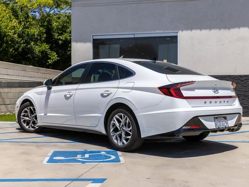 Used 2020 Hyundai Sonata SEL w/ Cargo Package FWD image 9