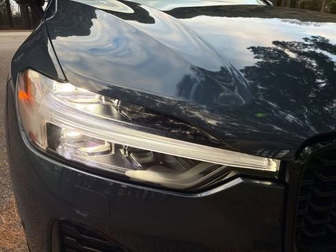 Used 2023 Volvo XC60 B6 Ultimate w/ Protection Package Premier image 10