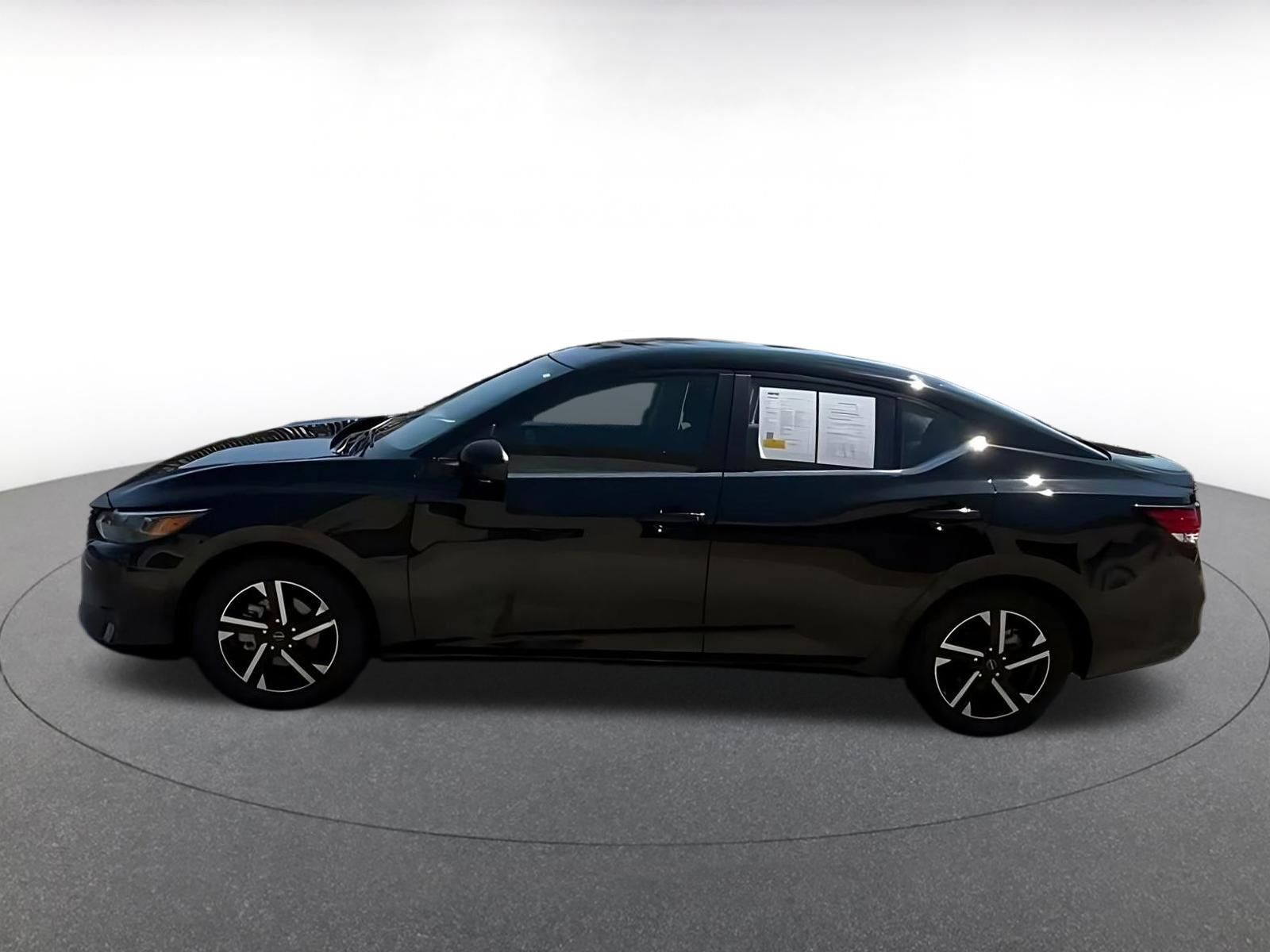 Used 2025 Nissan Sentra SV FWD image 8