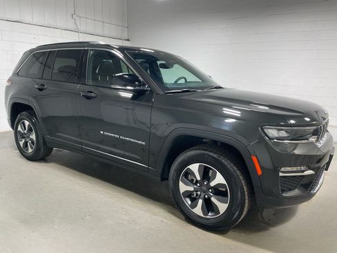 Used 2024 Jeep Grand Cherokee Limited 4xe AWD/4WD image 3