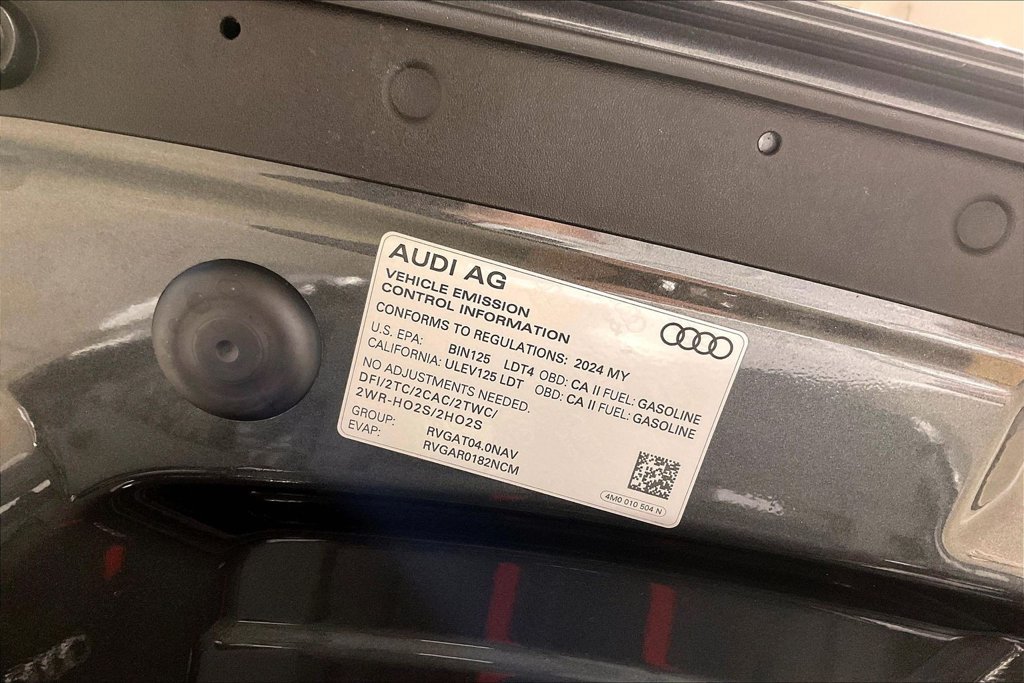 Used 2024 Audi SQ8 Prestige AWD/4WD image 32