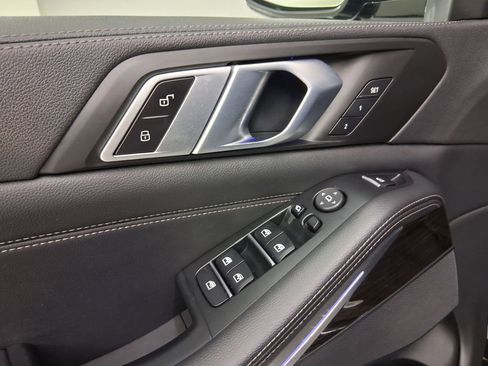 Used 2020 BMW X5 sDrive40i w/ M Sport Package RWD image 12