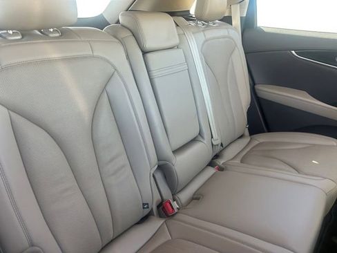 Used 2022 Lincoln Nautilus Reserve image 18