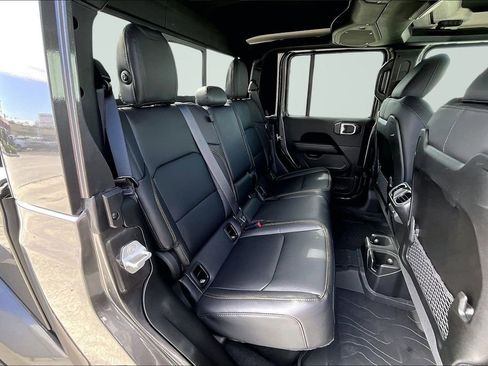 New 2026 Jeep Gladiator Sport image 14